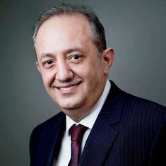 Dr.-Rami-Hamed---Orthopedic-Surgeon,-Spinal-Surgeon,-DRHC-Dubai-(1)-1