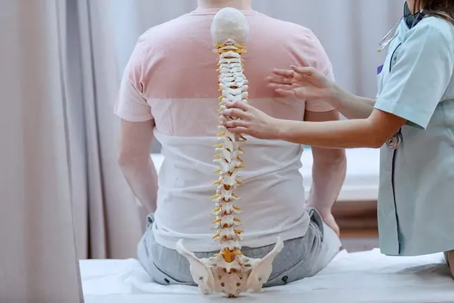 Choosing the Right Spine Surgeon for Faster Recovery and Less Time Away from Work